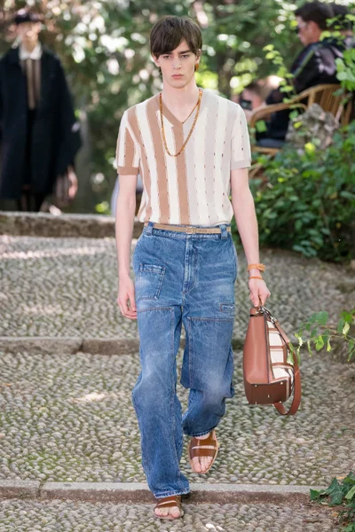 Look 47